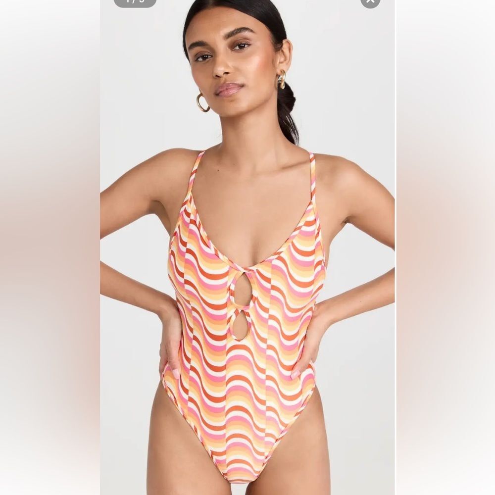L*space clover one piece swimsuit size M